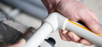 Miglioramento del trattamento dell'acqua con tecnologie all'avanguardia per tubi e raccordi