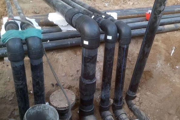 In che modo le tecniche di fusione influiscono sulle proprietà a prova di perdite dei raccordi HDPE?